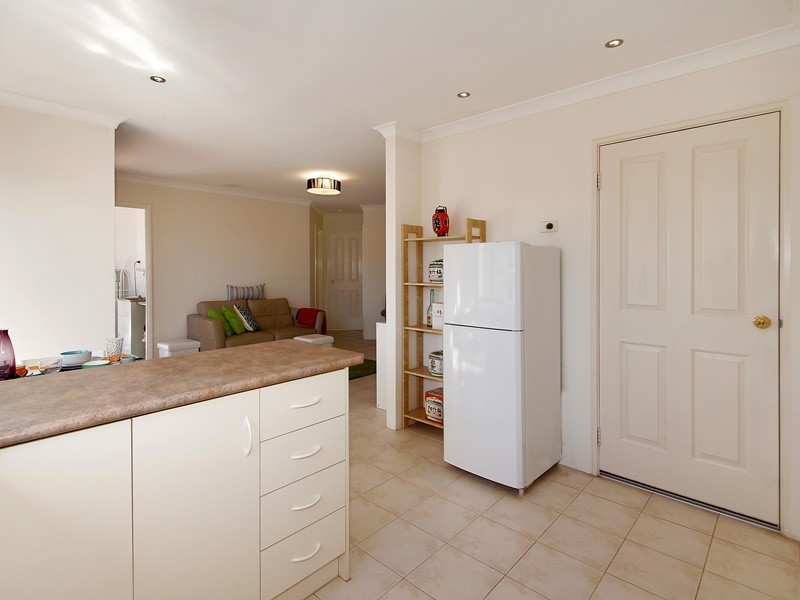 37d Renou Street, Queens Park WA 6107