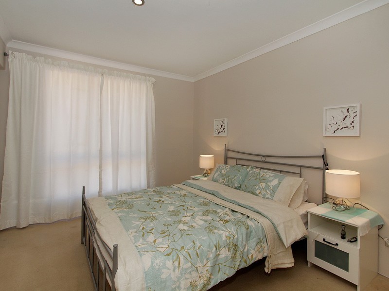 37d Renou Street, Queens Park WA 6107