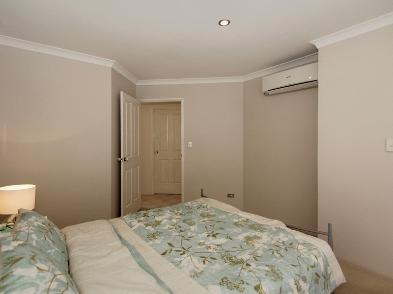 37d Renou Street, Queens Park WA 6107