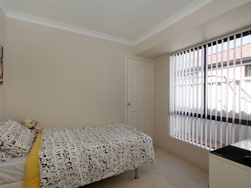 37d Renou Street, Queens Park WA 6107