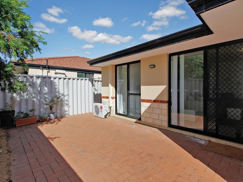 37d Renou Street, Queens Park WA 6107