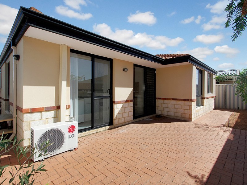 37d Renou Street, Queens Park WA 6107