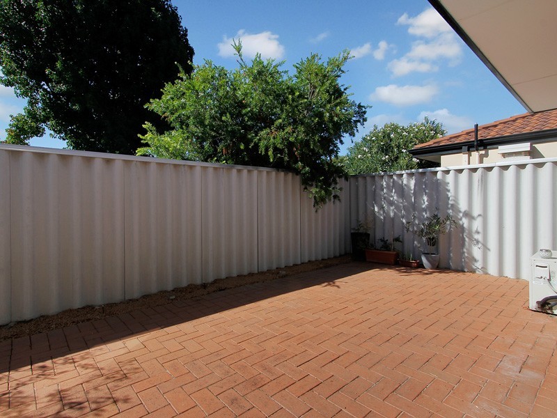 37d Renou Street, Queens Park WA 6107