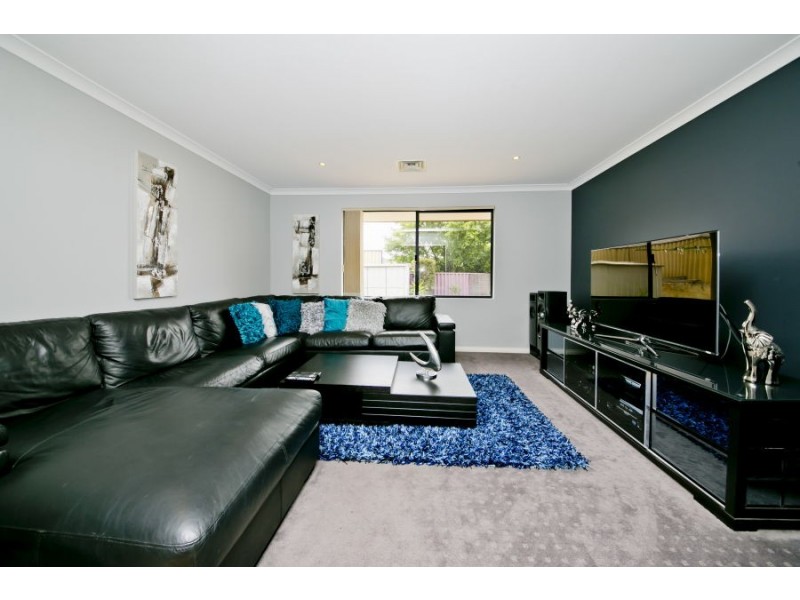 7 St Quentin Parkway, Alexander Heights WA 6064