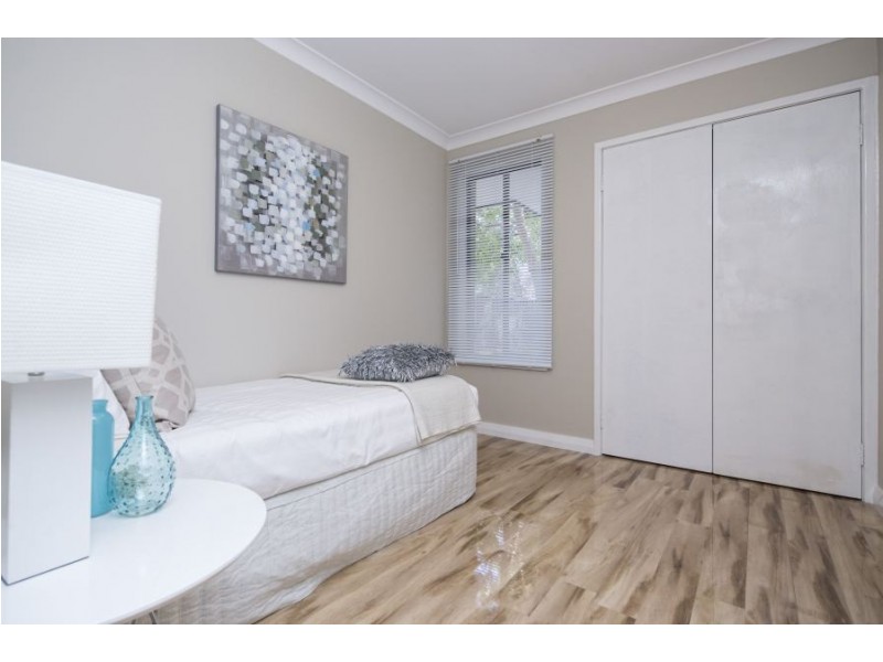 2 Friday Corner, Swan View WA 6056