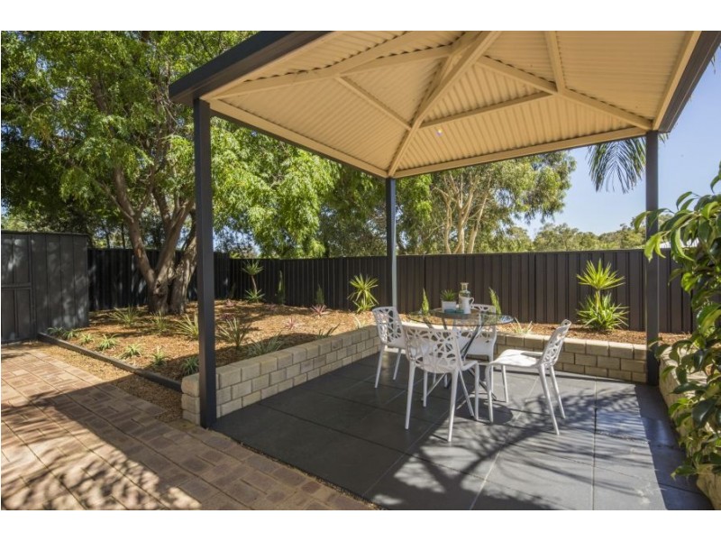 2 Friday Corner, Swan View WA 6056