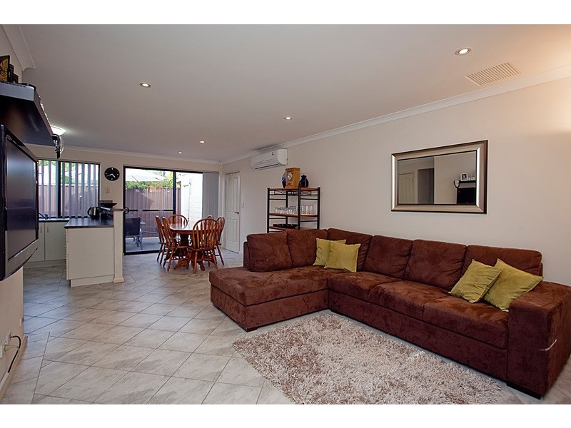 17B Maroog Way, Nollamara WA 6061