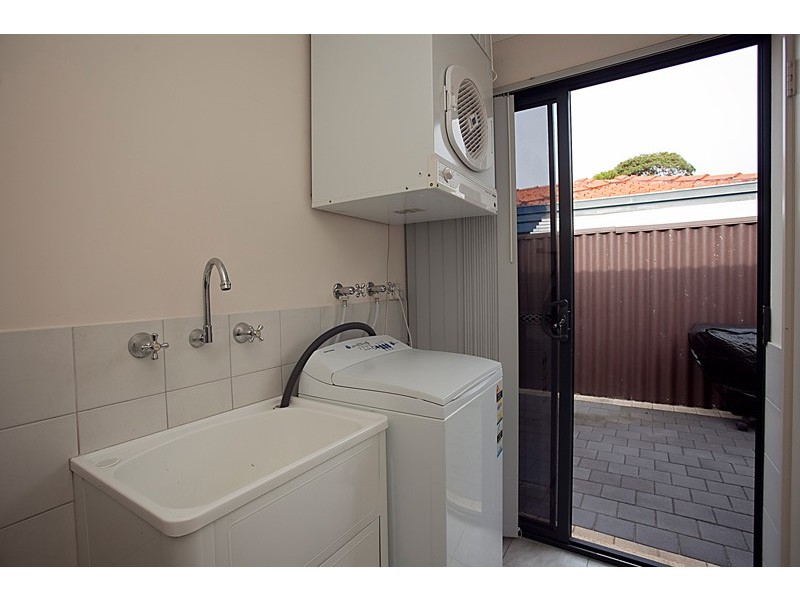 17B Maroog Way, Nollamara WA 6061