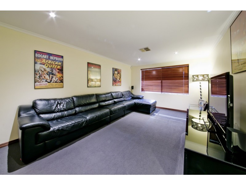 6 Hotham Crescent, Alexander Heights WA 6064