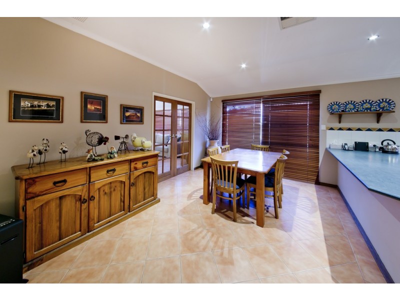 6 Hotham Crescent, Alexander Heights WA 6064