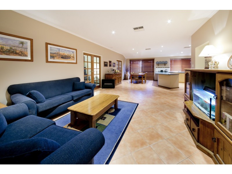 6 Hotham Crescent, Alexander Heights WA 6064