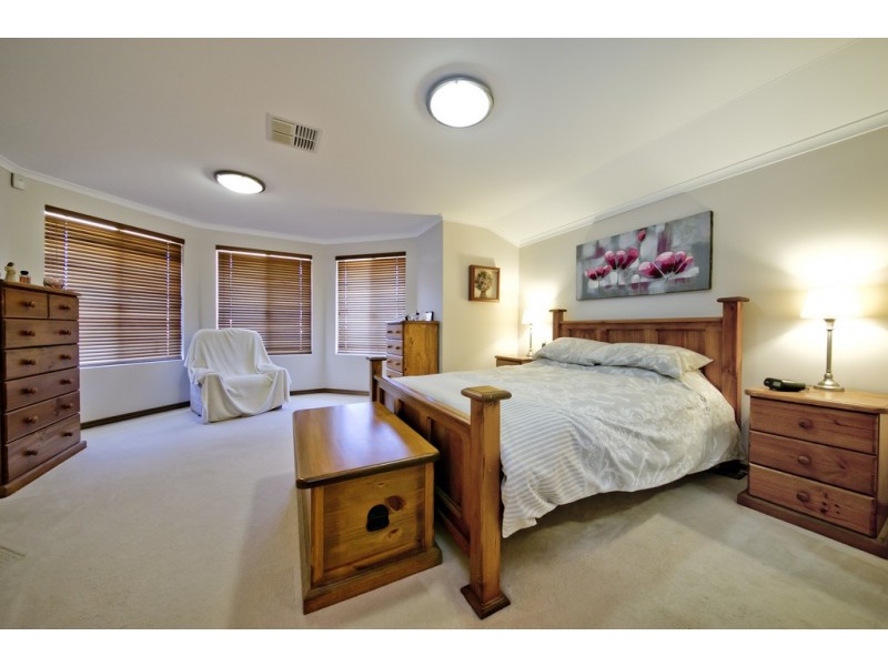 6 Hotham Crescent, Alexander Heights WA 6064