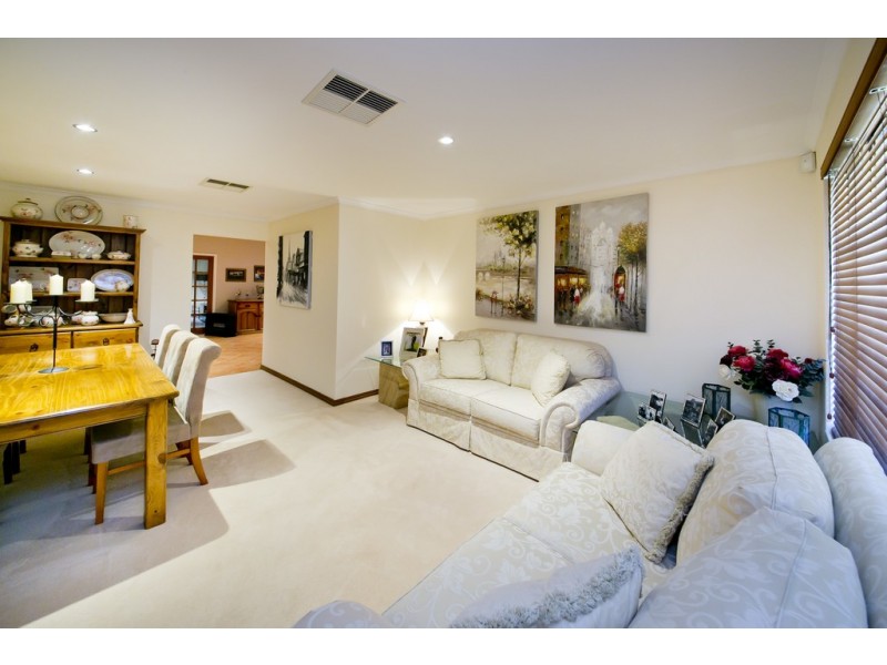 6 Hotham Crescent, Alexander Heights WA 6064