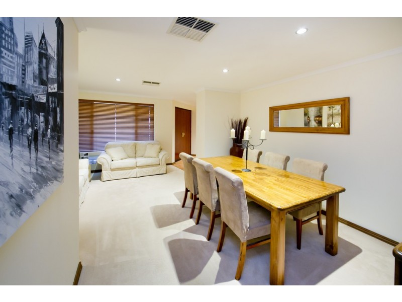 6 Hotham Crescent, Alexander Heights WA 6064