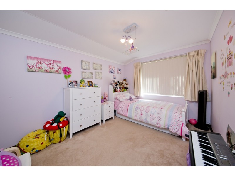 6 Hotham Crescent, Alexander Heights WA 6064