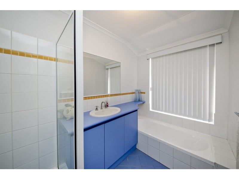 6 Hotham Crescent, Alexander Heights WA 6064