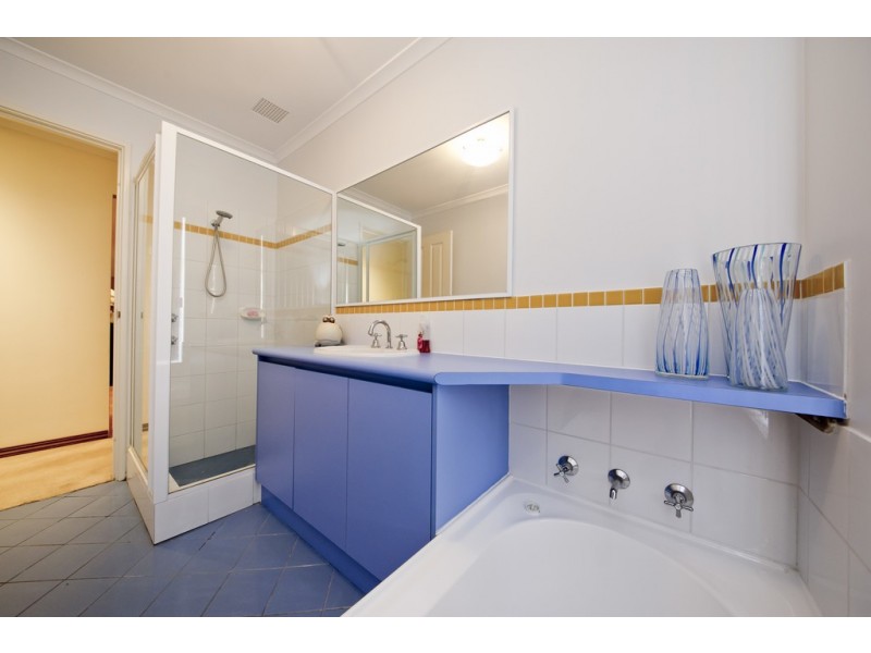 6 Hotham Crescent, Alexander Heights WA 6064