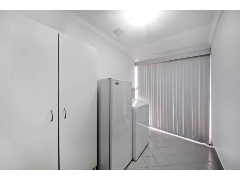 6 Hotham Crescent, Alexander Heights WA 6064