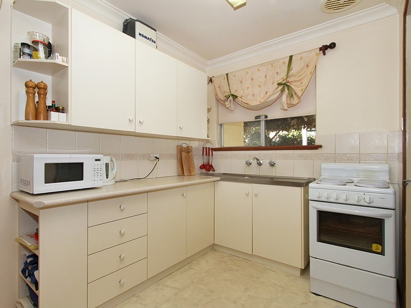 9b McLachlan Way, Belmont WA 6104