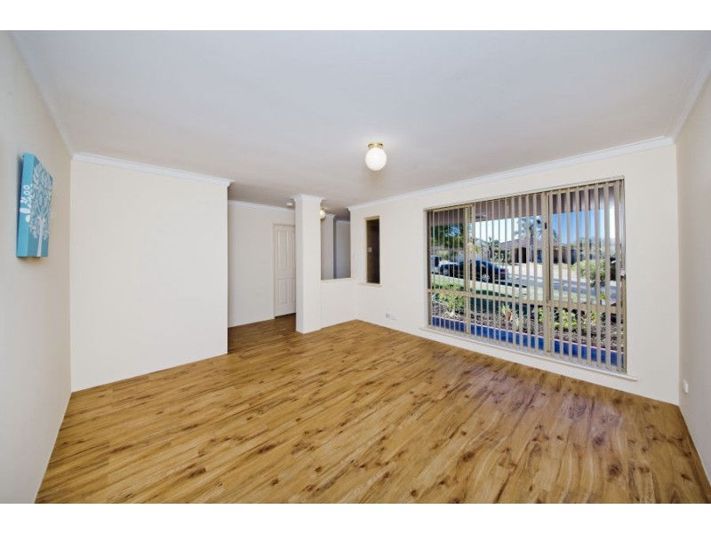 33 Whitcombe Way, Alexander Heights WA 6064