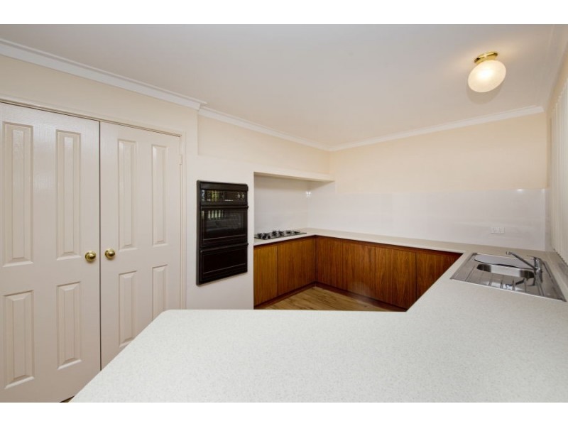 33 Whitcombe Way, Alexander Heights WA 6064