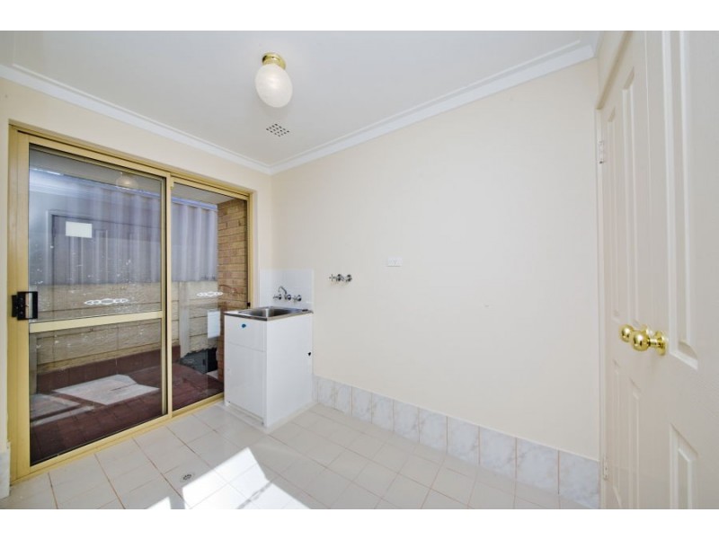 33 Whitcombe Way, Alexander Heights WA 6064
