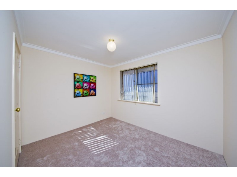 33 Whitcombe Way, Alexander Heights WA 6064