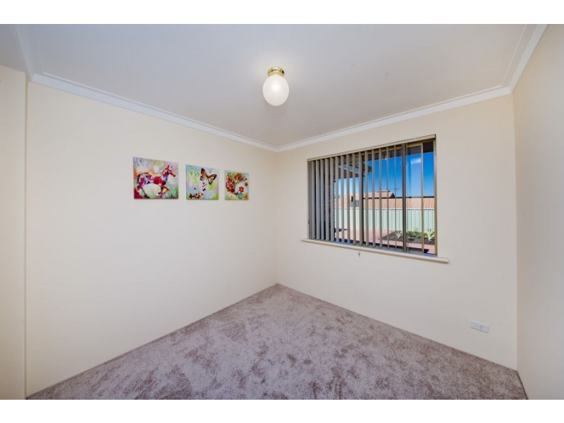 33 Whitcombe Way, Alexander Heights WA 6064