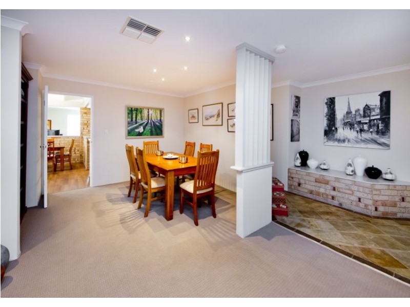 10 Rolleston Dale, Alexander Heights WA 6064