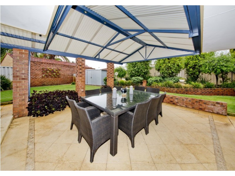 10 Rolleston Dale, Alexander Heights WA 6064