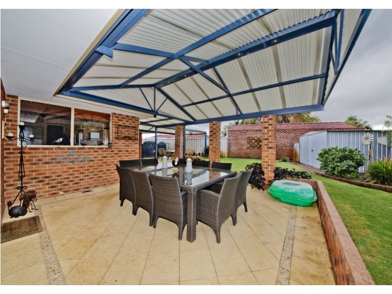 10 Rolleston Dale, Alexander Heights WA 6064