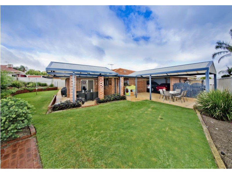 10 Rolleston Dale, Alexander Heights WA 6064