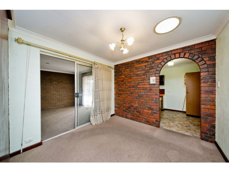 2a Robinson Road, Eden Hill WA 6054