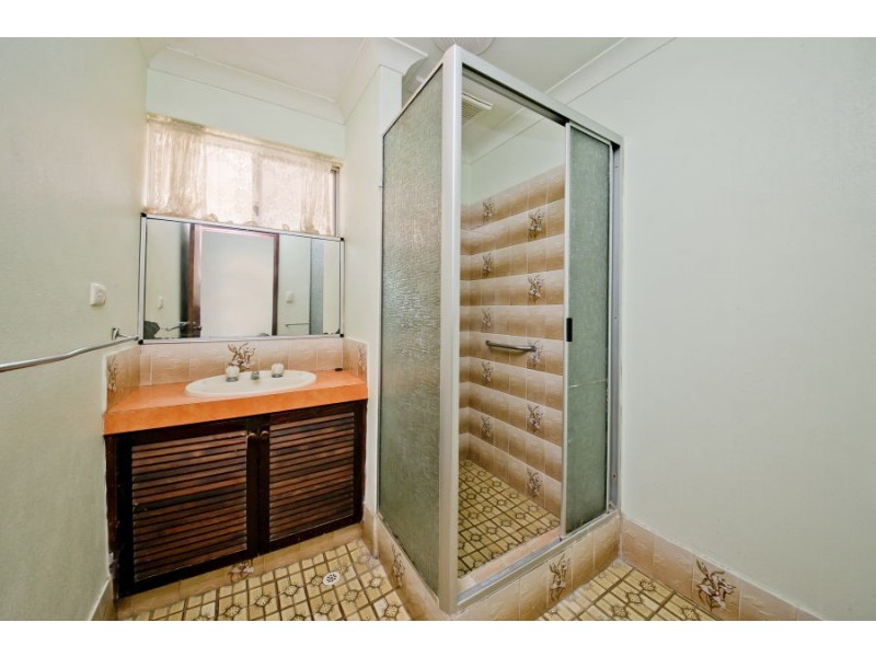 2a Robinson Road, Eden Hill WA 6054