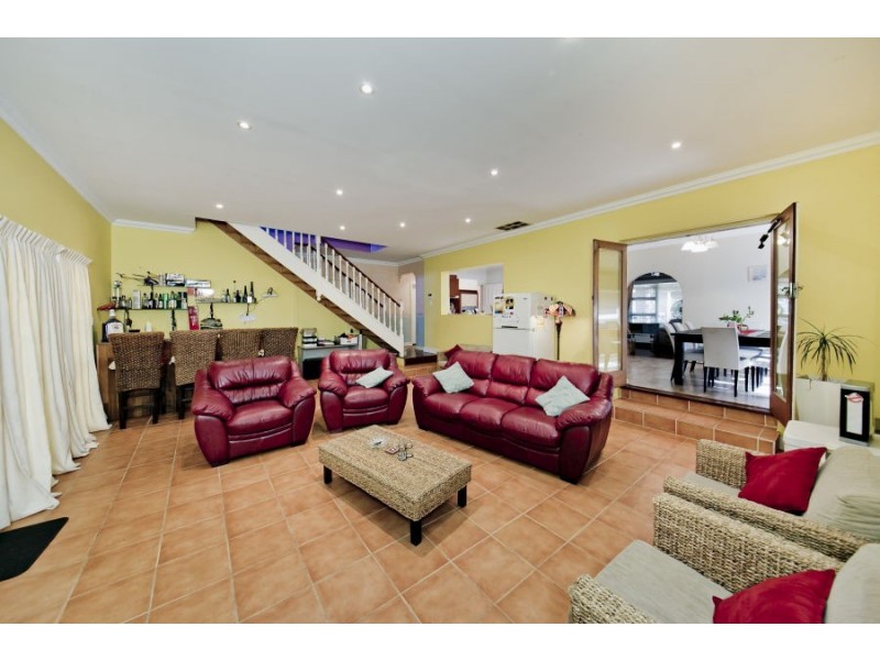 8 Beaman Street, Dianella WA 6059