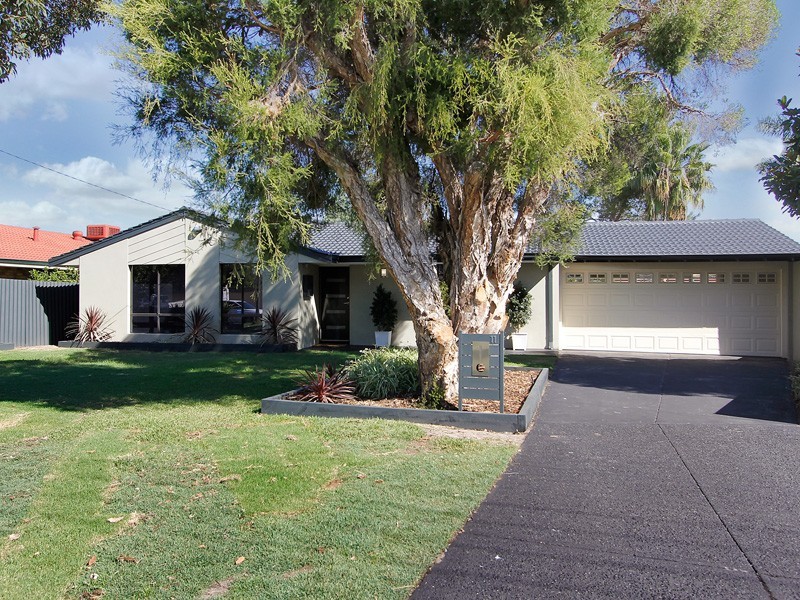 11 Illyarrie Place, Willetton WA 6155