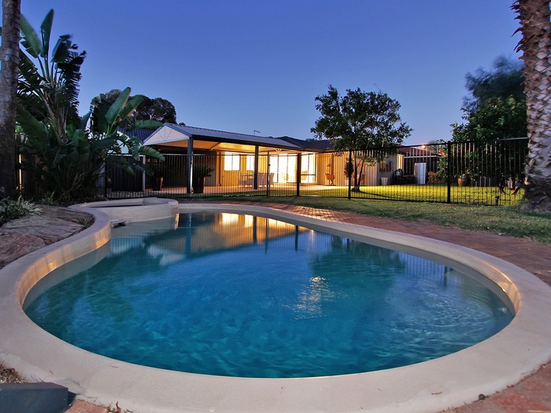 11 Illyarrie Place, Willetton WA 6155
