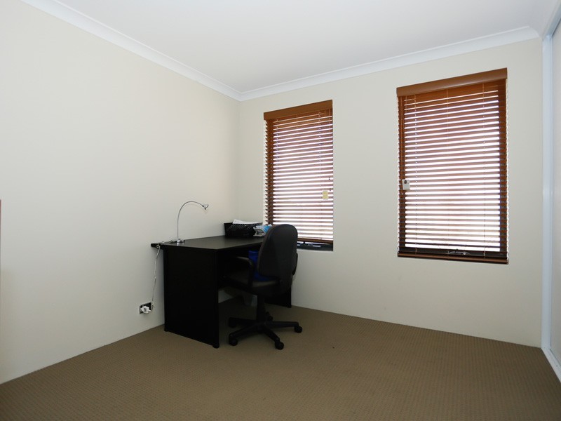 69 Yellowwood Avenue, Piara Waters WA 6112