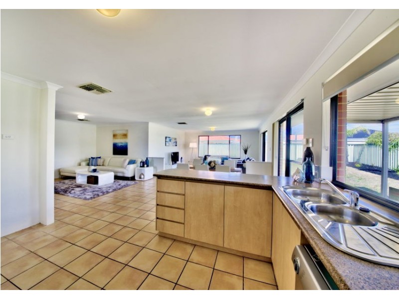 24 Althorpe Crescent, Port Kennedy WA 6172