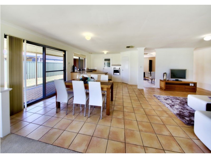 24 Althorpe Crescent, Port Kennedy WA 6172