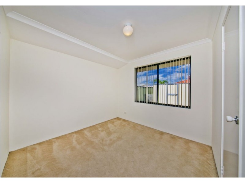 24 Althorpe Crescent, Port Kennedy WA 6172