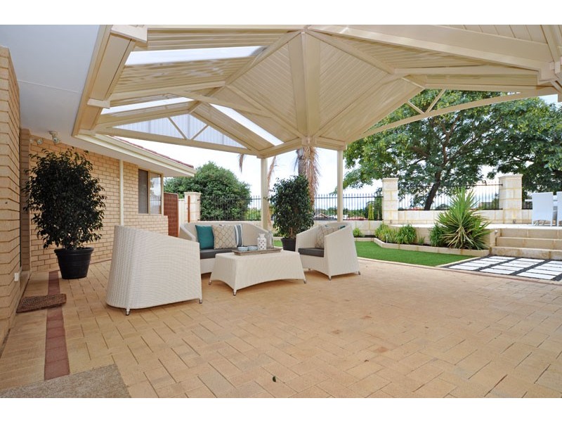 26 Longstaff Gardens, Dianella WA 6059