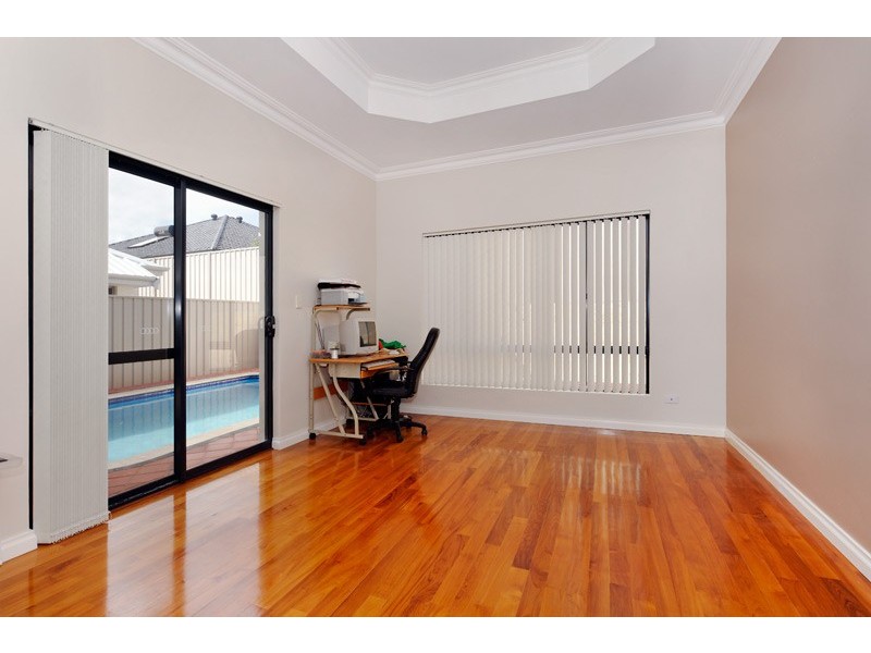 10 Kokoda Boulevard, Dianella WA 6059