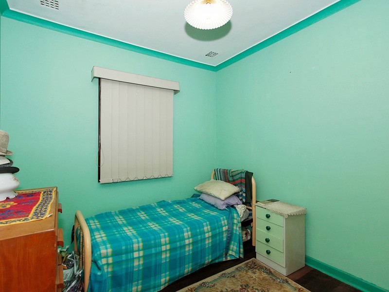 29 Whiteside Street, Cloverdale WA 6105