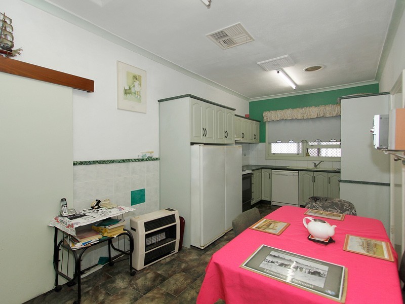 29 Whiteside Street, Cloverdale WA 6105