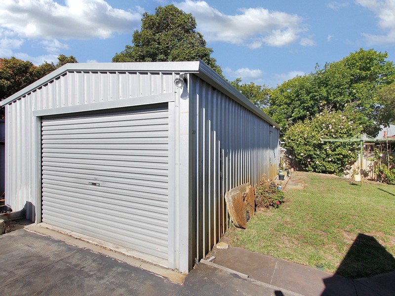 29 Whiteside Street, Cloverdale WA 6105