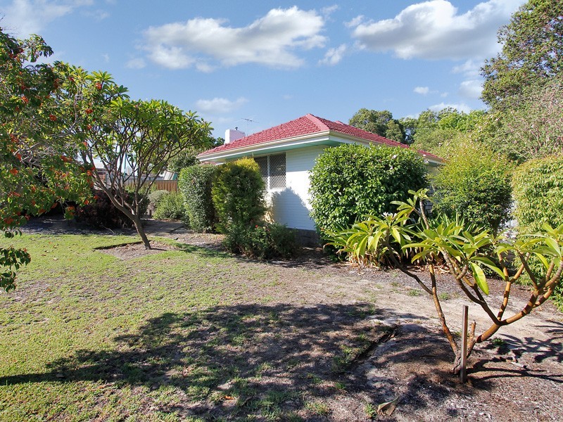 29 Whiteside Street, Cloverdale WA 6105