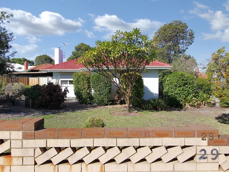 29 Whiteside Street, Cloverdale WA 6105