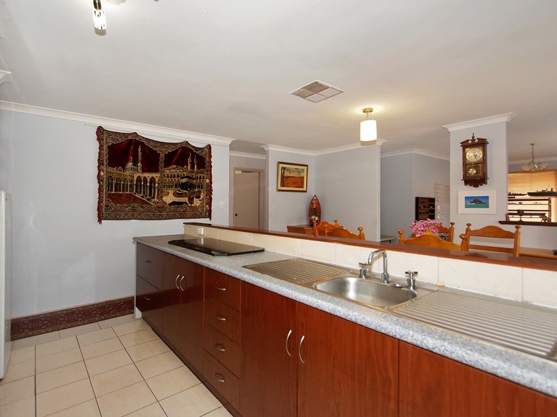 52 Rhine Crescent, Beechboro WA 6063