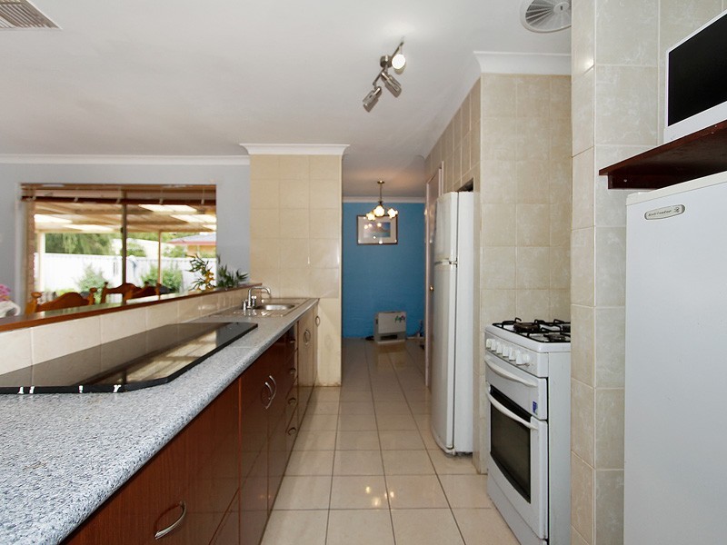 52 Rhine Crescent, Beechboro WA 6063